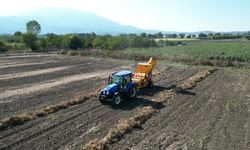 İnegöl Belediyesinden Cerraha Fasulye Hasat Makinesi Desteği