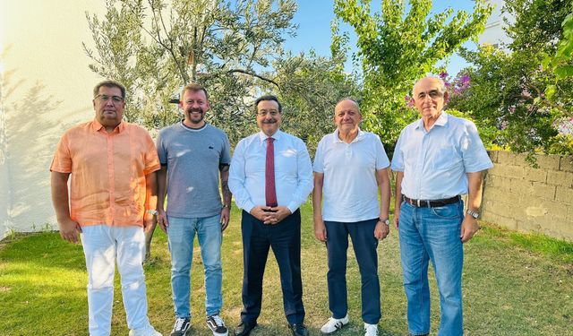 Burhaniye Kaymakamı Zeytin Üreticileri ile buluştu