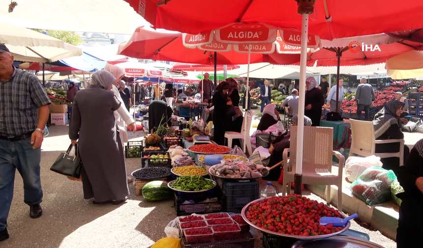 Orhaneli'nin tarihi Beyce köylü pazarı 700 yıldır kuruluyor